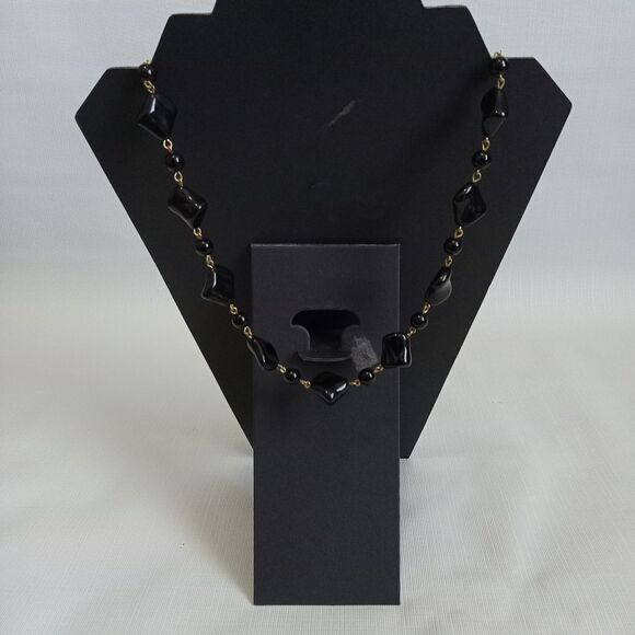 Vintage Shiny Black Faux Stone Beaded Gold Toned Links Single Strand Necklace - Picture 2 of 10